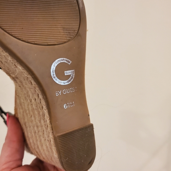 LAST CHANCE ✨️ Patent wedges - Picture 8 of 8